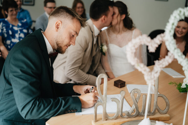 14 Lena Christian Standesamt 63